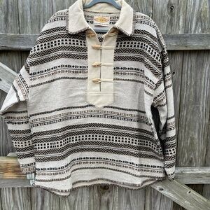 Wild Spirit easy wear Chewan XL Men’s pullover with 4 wooden buttons